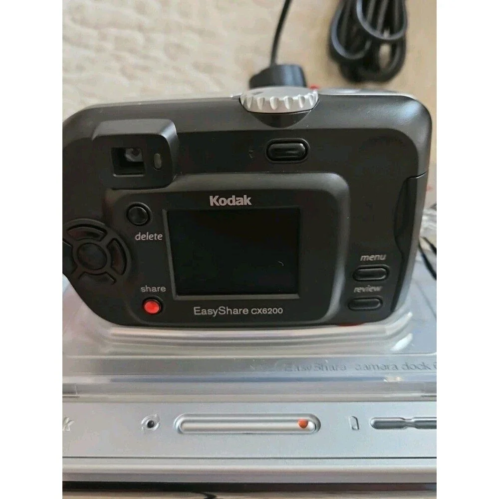 Kodak Digital Camera EasyShare CX6200 2.0MP Silver With Docking Station And Case